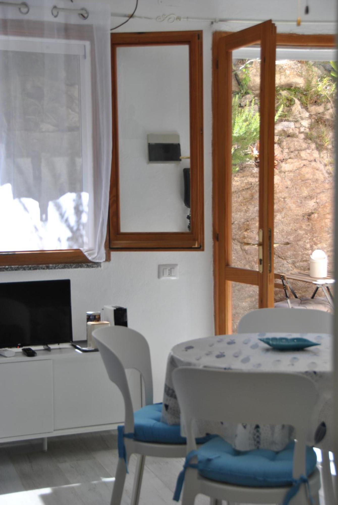 Casa Vacanze Casti - 41 Calasetta Exteriér fotografie